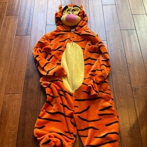 COSUSKET Tigger Unisex Adult Onesie Pajamas,  One Piece Halloween, Sleepwear